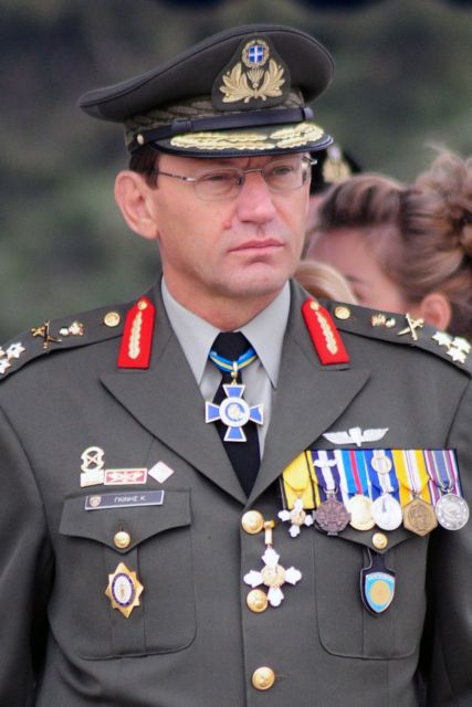 Με αιχμές από τον Κ.Ζιαζιά η τελετή αλλαγής ηγεσίας στο ΓΕΣ