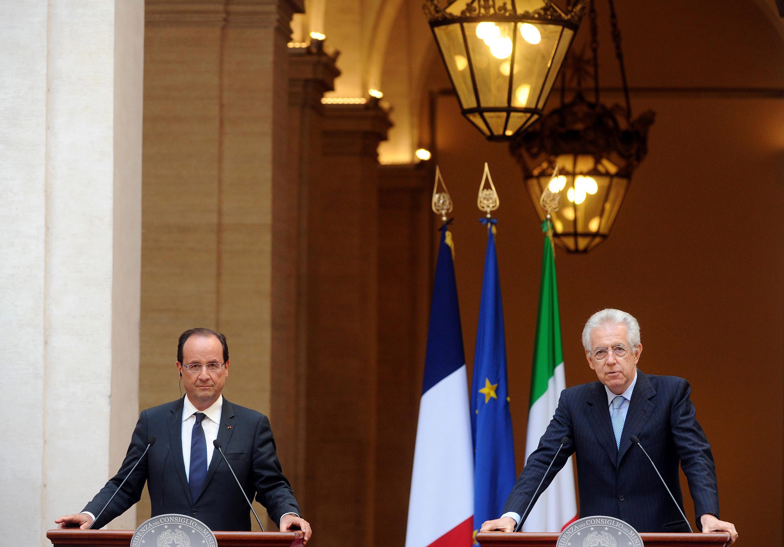 Στο Παρίσι σπεύδει ο Μάριο Μόντι για συνομιλίες με τον Φρανσουά Ολάντ