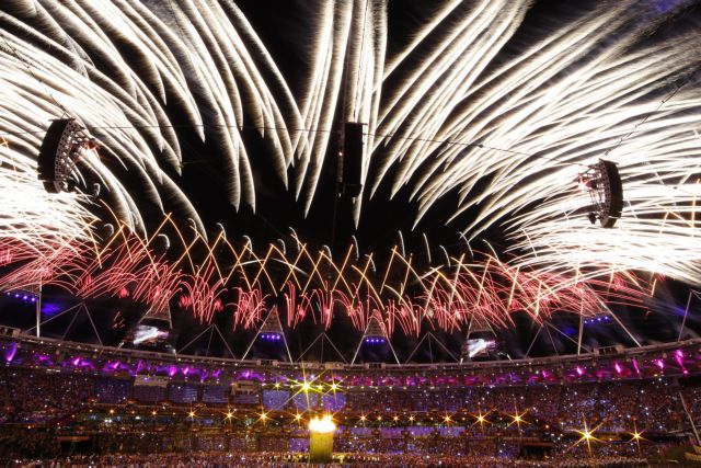 Ξεπουλάει η συλλογή με τα τραγούδια της τελετής έναρξης