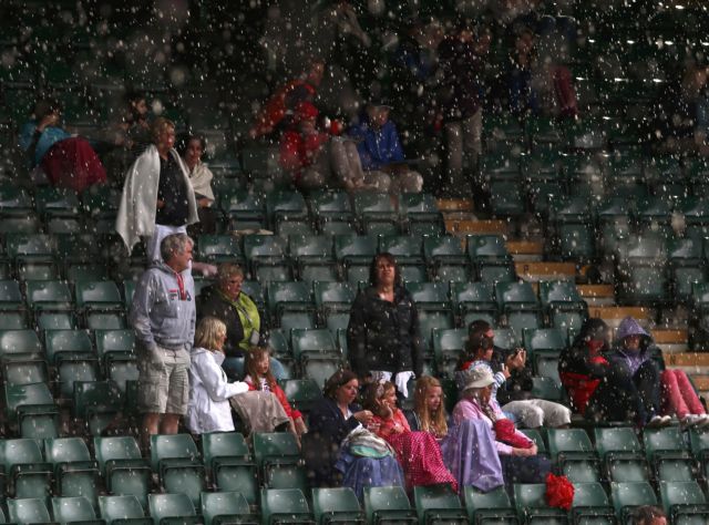 Η βροχή διέκοψε το ντεμπούτο του Παγδατή στο Λονδίνο
