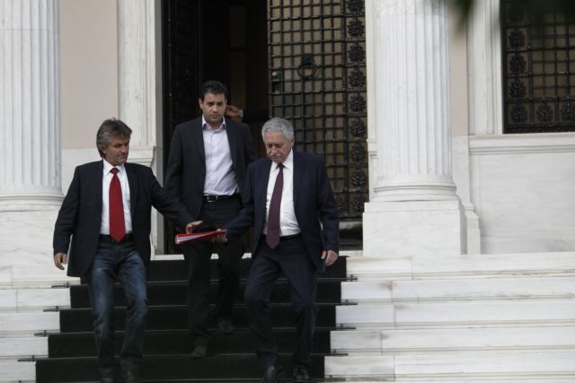 Σε αναζήτηση «άριστου μείγματος» για τα μέτρα των 11,5 δισ. οι κυβερνητικοί εταίροι