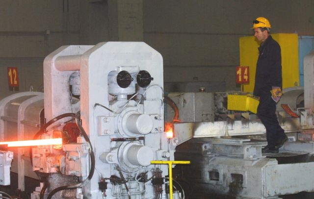 Επιταχύνεται η μείωση στην παραγωγή της βιομηχανίας μηχανών