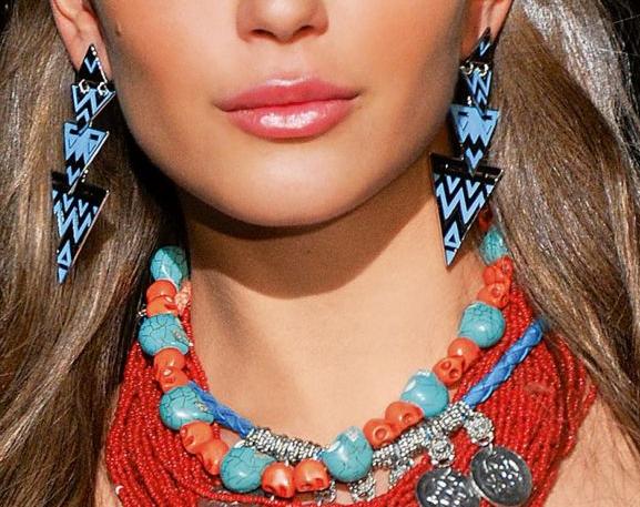 Κοράλλια & τιρκουάζ: τα πιο γοητευτικά κοσμήματα για το καλοκαίρι