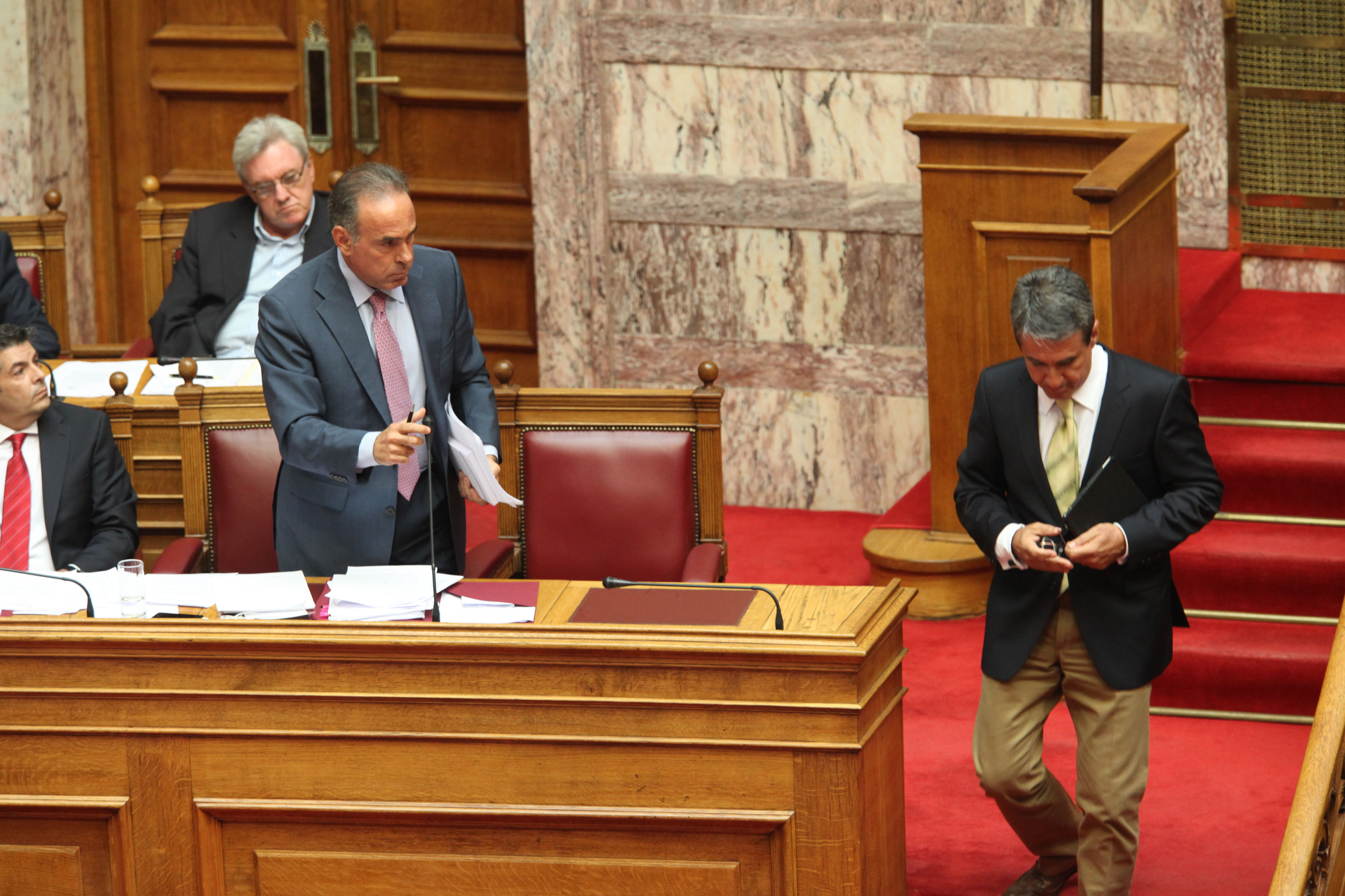 Μετωπική Λοβέρδου-υπουργού Παιδείας στη Βουλή για τις αλλαγές στο νόμο-πλαίσιο