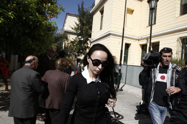 Τη μεταφορά της Βίκυς Σταμάτη σε νοσοκομείο ζητεί ο δικηγόρος της
