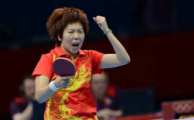 Το χρυσό μετάλλιο στην Σιαόσια Λι στο μονό του Πινγκ Πονγκ