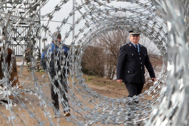 Αντιδράσεις στη Θράκη από τη μεταφορά παράνομων μεταναστών σε Σχολές της Αστυνομίας