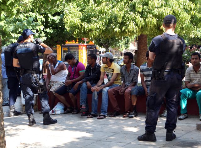 H επιχείρηση κατά των παράνομων μεταναστών θα συνεχιστεί, λέει ο Νίκος Δένδιας
