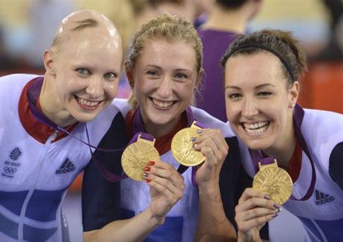 Η Τζοάνα Ρόουσελ που δεν την νοιάζει αν τη λένε «καραφλή ποδηλάτρια»