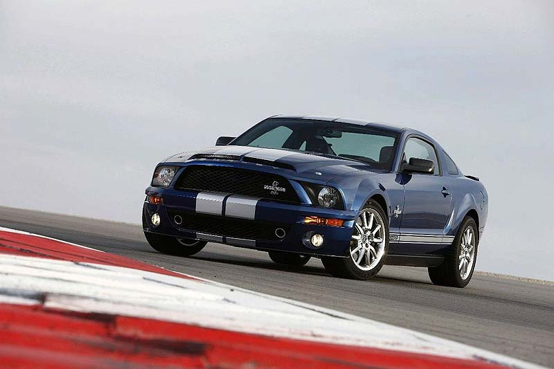 «Στο σφυρί» η Ford Shelby GT500KR του Carroll Shelby