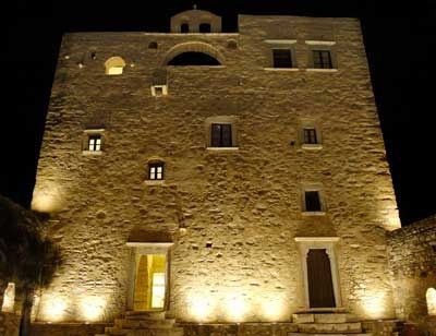 Συνεχίζεται όλο τον Αύγουστο το πολιτιστικό ταξίδι στον Πύργο Μπαζαίου στη Νάξο