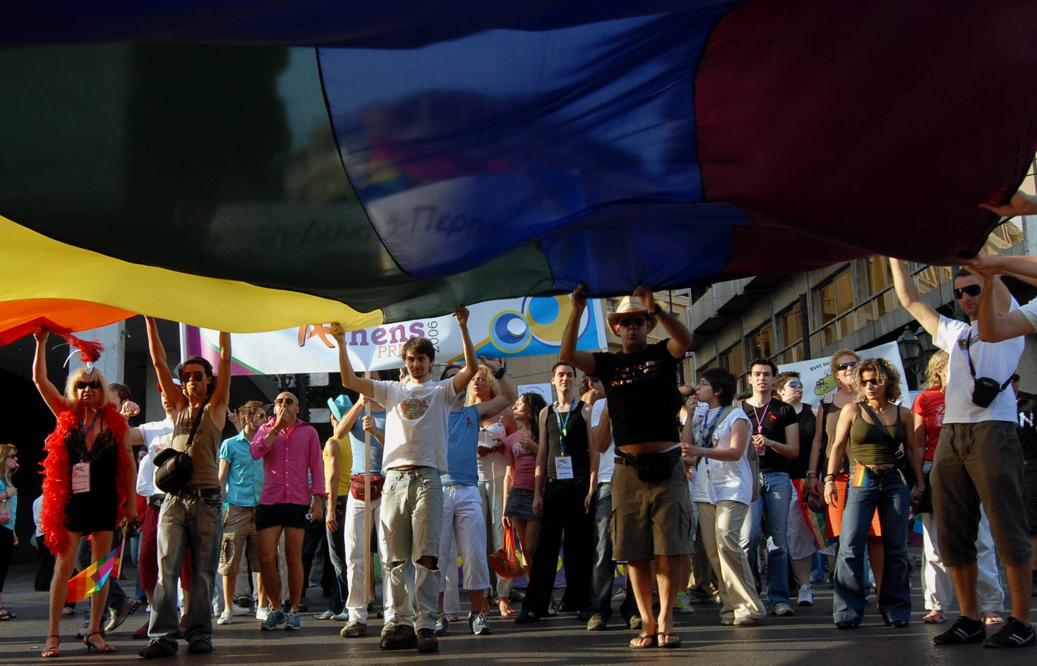 Τηλεφωνική γραμμή υποστήριξης σε λειτουργία από την Ομοφυλοφιλική Λεσβιακή Κοινότητα