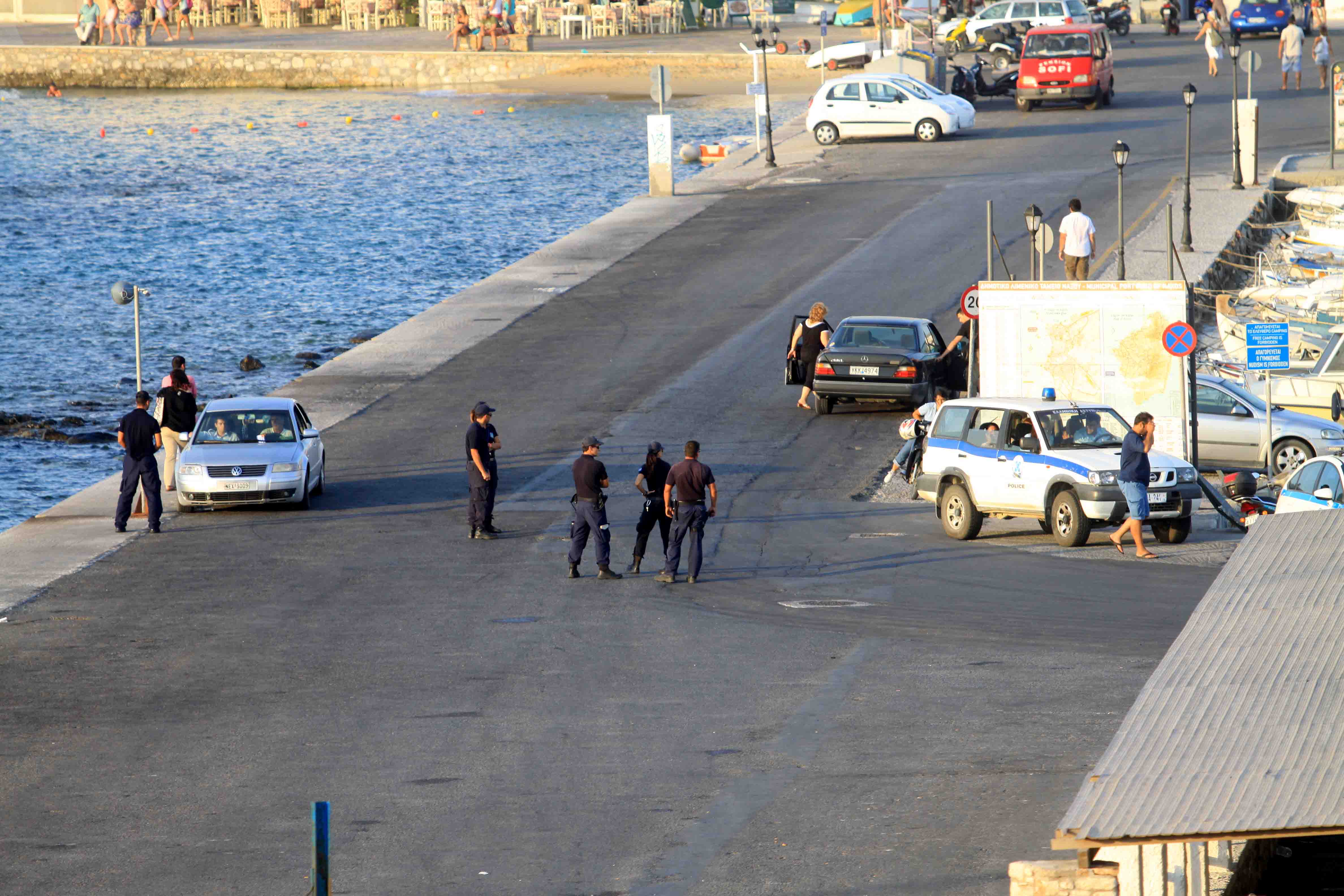 Συνεχίζονται οι έρευνες για τους δράστες της εν ψυχρώ δολοφονίας στην Πάρο