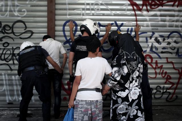 Σκληρή κόντρα ΣΥΡΙΖΑ-Δένδια για την επιχείρηση «Ξένιος Ζευς»