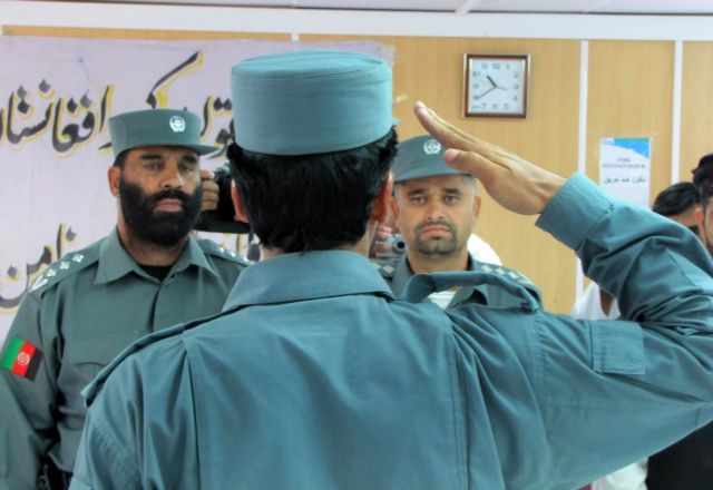 Δέκα Αφγανοί αστυνομικοί νεκροί από πυρά συναδέλφου τους