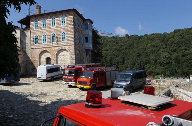 Σε ύφεση η πυρκαγιά στο Άγιο Όρος, σε επιφυλακή η Πυροσβεστική