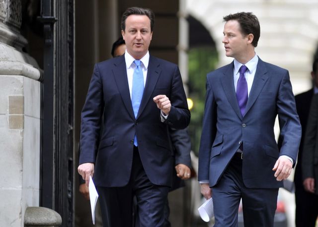 Κατάρρευση του κυβερνητικού συνασπισμού πριν το 2015 «βλέπουν» οι Βρετανοί