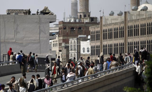 Στρατιώτες πιστοί στον Σάλεχ επιτέθηκαν στο υπουργείο Άμυνας της Υεμένης