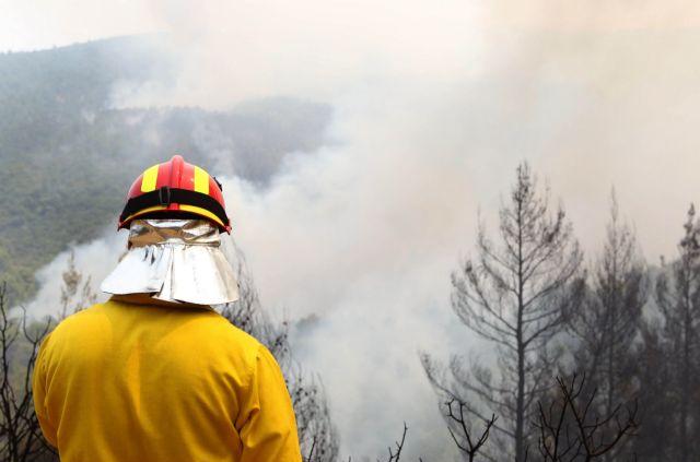 Υπό μερικό έλεγχο πυρκαγιά στη Δροσιά Χαλκίδος, φωτιά στο Ηράκλειο Κρήτης