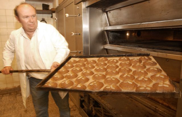 Μείωση 15% των βασικών μισθών στην νέα κλαδική σύμβαση των ζαχαροπλαστών