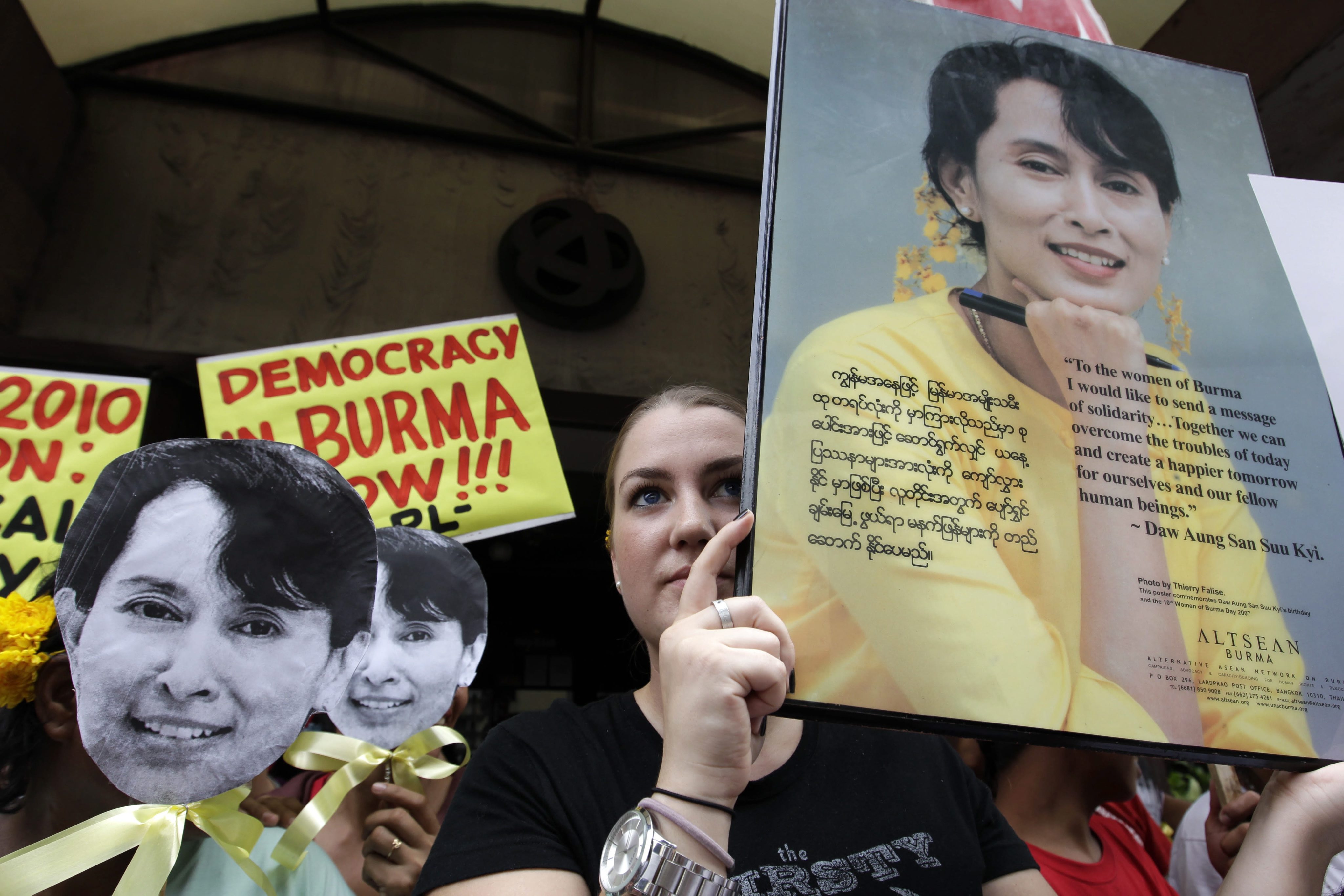 Λογοκρισία τέλος στα Μέσα Ενημέρωσης, ανακοίνωσε η κυβέρνηση της Μιανμάρ