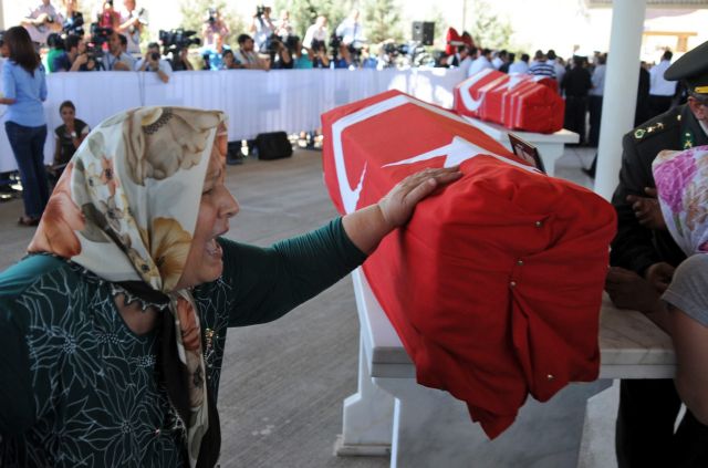 Σε ενότητα καλεί η τουρκική ηγεσία μετά τη βομβιστική επίθεση στην Γκαζιαντέπ