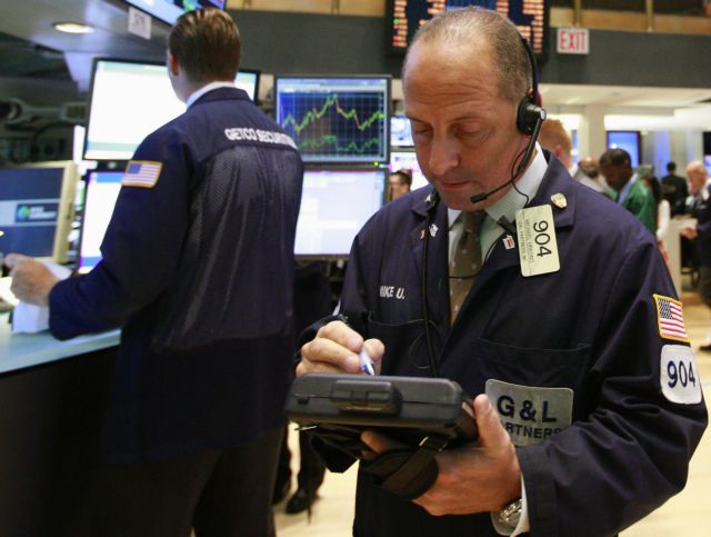 Νέες θέσεις σε ελληνικά ομόλογα ανοίγουν τα hedge funds