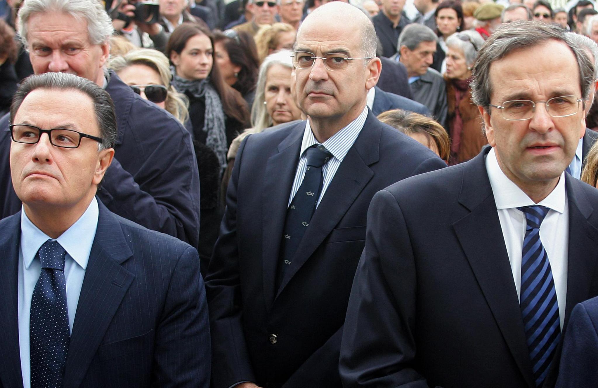 «Φωτιές» ανάβει στην κυβέρνηση το ψαλίδι στα ειδικά μισθολόγια