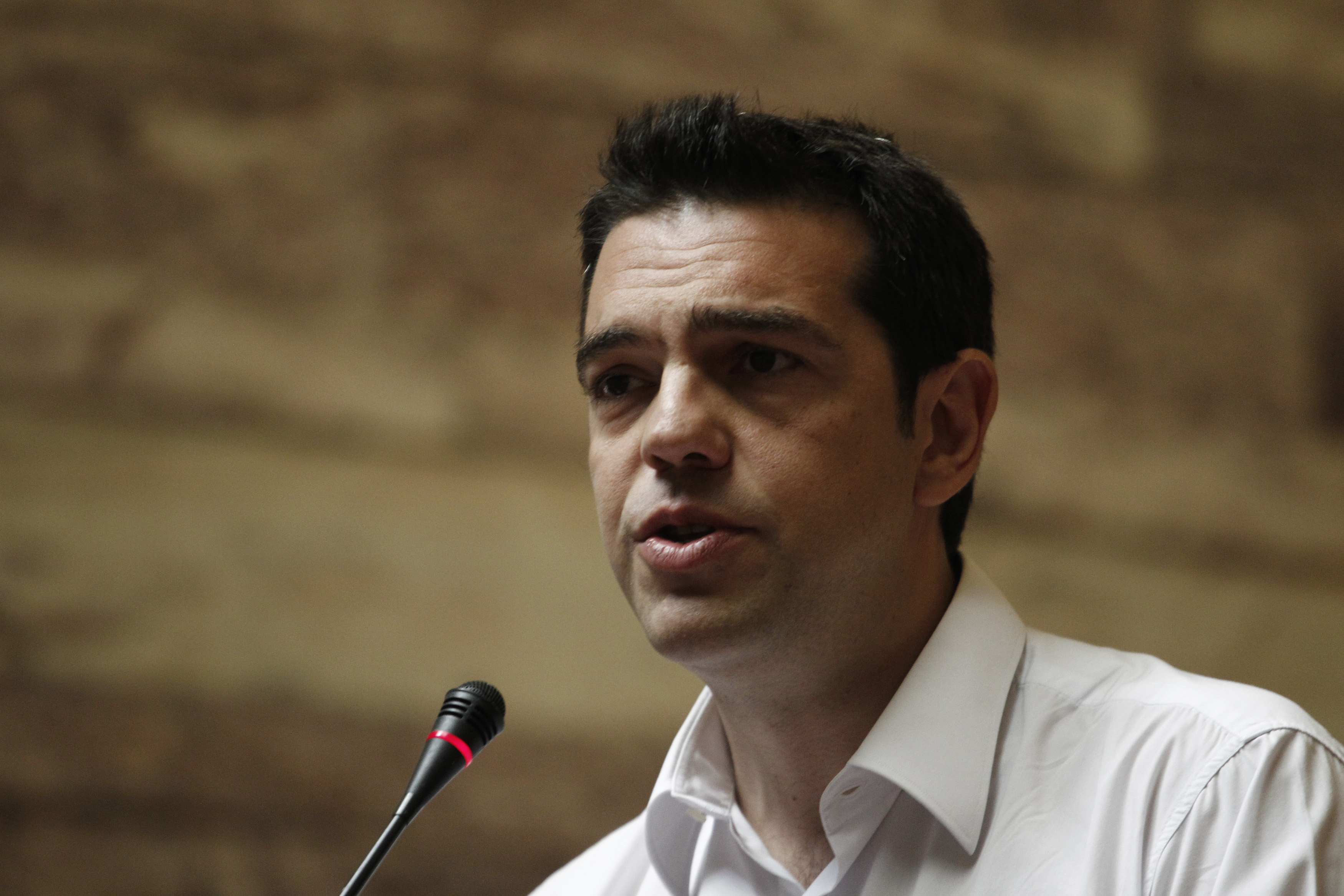 Σκληρή κριτική από ΣΥΡΙΖΑ και ΚΚΕ για τις επαφές του πρωθυπουργού σε Βερολίνο, Παρίσι