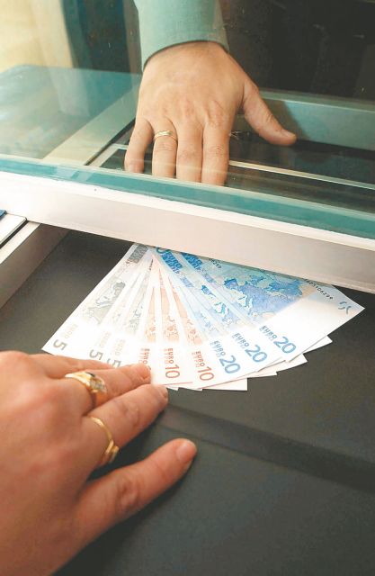 «Νομικά τερτίπια» οι εγγυητικές επιστολές για πληρωμές από το Δημόσιο, λέει το ΒΕΘ