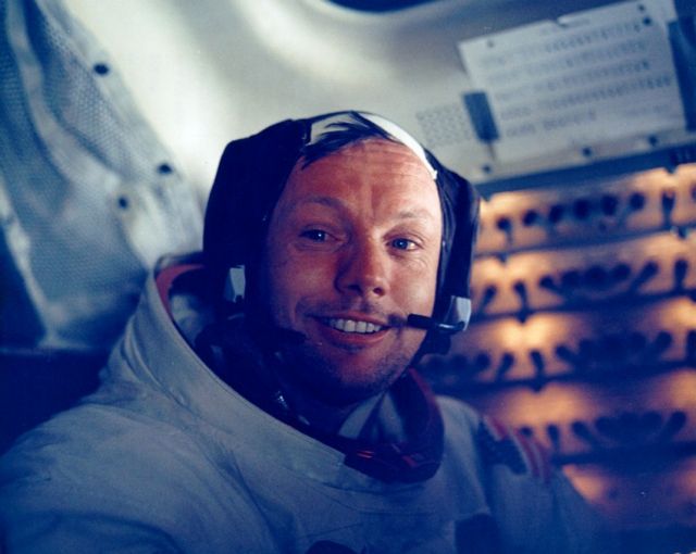 Πέθανε ο Αμερικανός αστροναύτης Νιλ Άρμστρονγκ