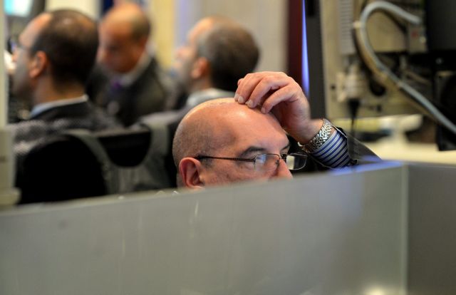 Αρνητικό πρόσημο στη Νέα Υόρκη, κέρδη στις ευρωπαϊκές αγορές τη Δευτέρα