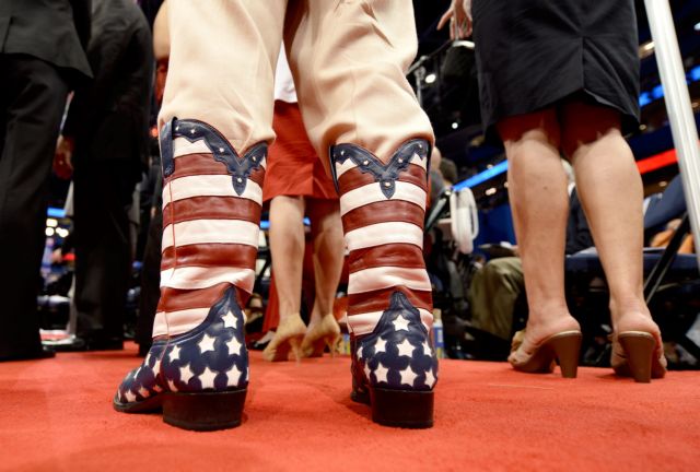 Έναν πιο ανθρώπινο Ρόμνεϊ επιδιώκουν να παρουσιάσουν οι Ρεπουμπλικάνοι στο συνέδριο