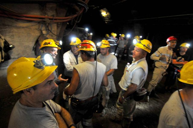 Ιταλός ανθρακωρύχος έκοψε τις φλέβες του μπροστά στους δημοσιογράφους