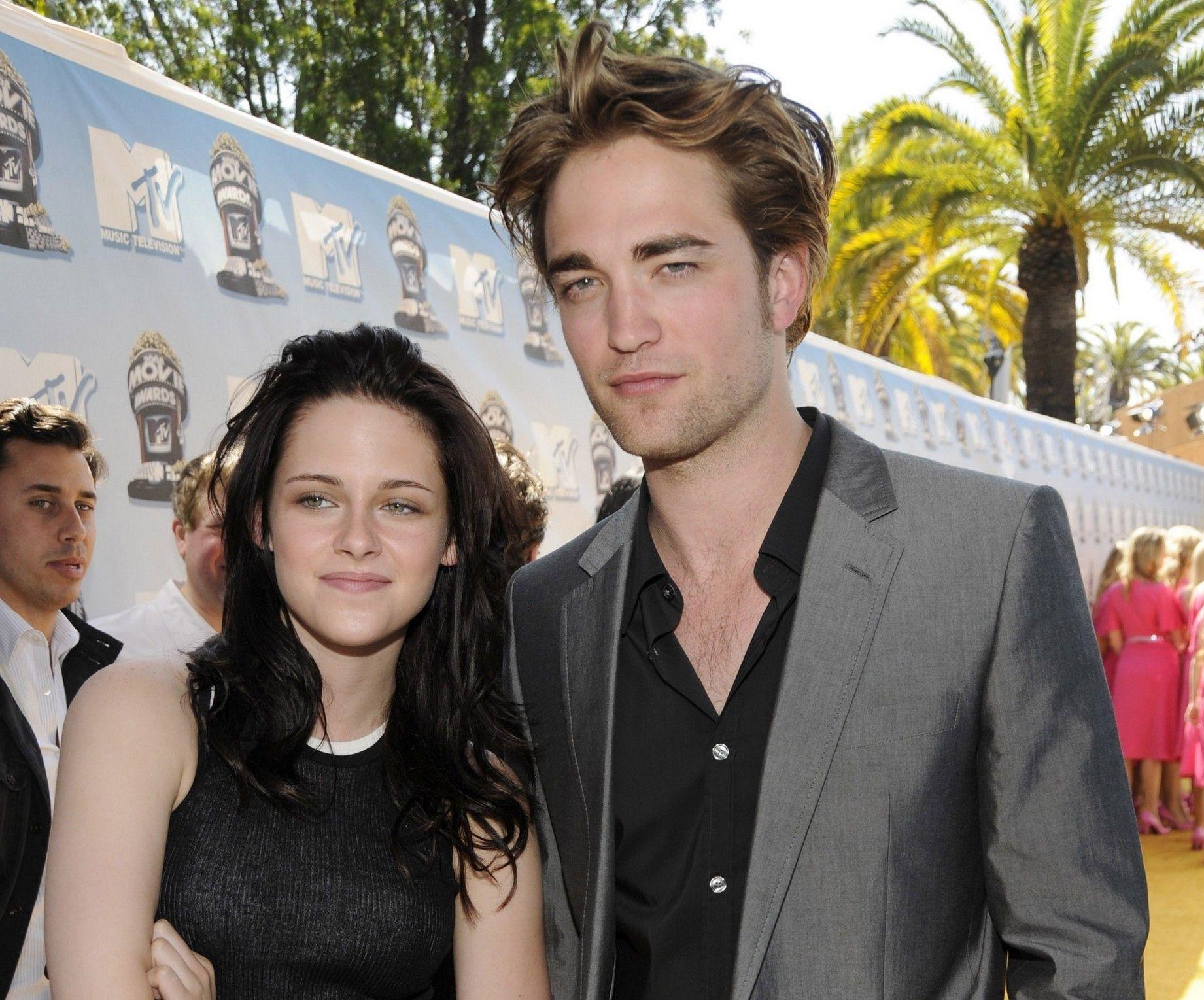 Robert Pattinson: «Πωλείται όπως είναι επιπλωμένο», λόγω αναμνήσεων