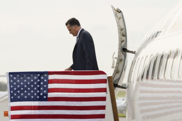 Μυστικός πράκτορας του Ρόμνεϊ ξέχασε το όπλο του σε τουαλέτα αεροσκάφους