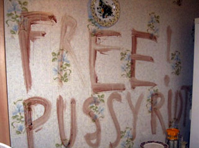 Με τις Pussy Riot επιχείρησε να συνδέσει διπλή ανθρωποκτονία νεαρός Ρώσος