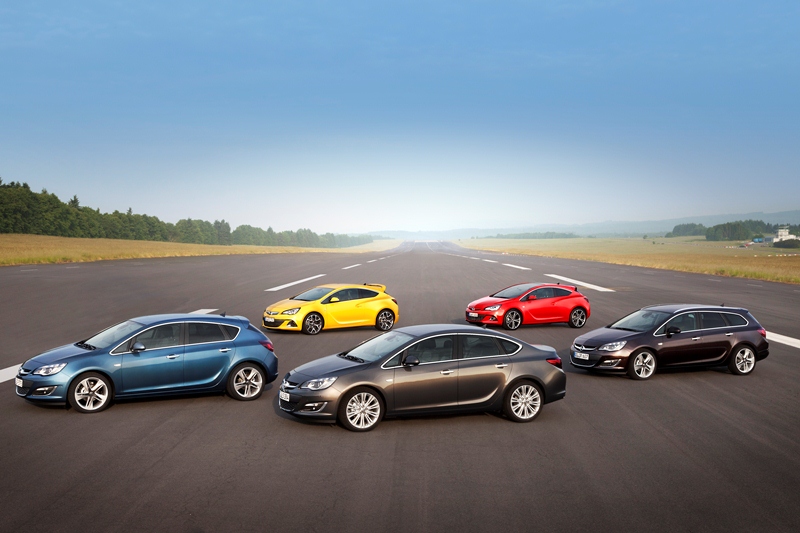 Opel Astra 2013: Ένας οδηγός μετράει τα Άστρα