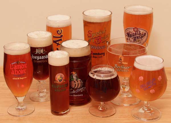 Το σχήμα του ποτηριού επηρεάζει την ταχύτητα που πίνουμε