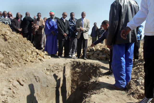 Αποσύρει τις κατηγορίες για φόνο εναντίον των μεταλλωρύχων η Νότιος Αφρική