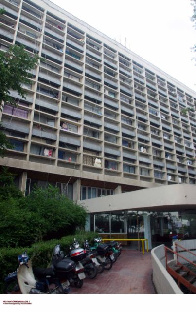 Συγκέντρωση φοιτητών έξω από το υπουργείο Παιδείας για το πρόβλημα της στέγασης