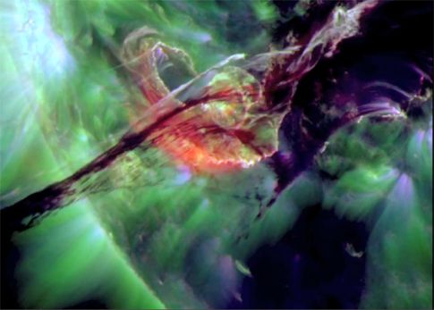 Ο Ήλιος τινάζει το μαστίγιό του σε εκρηκτικό βίντεο της NASA