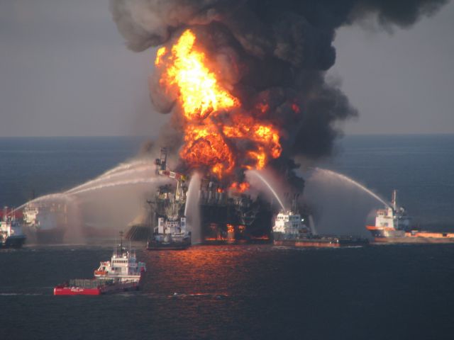 «Βαρειά αμέλεια» προσάπτουν οι ΗΠΑ στη BP για τη γιγάντια πετρελαιοκηλίδα του 2010