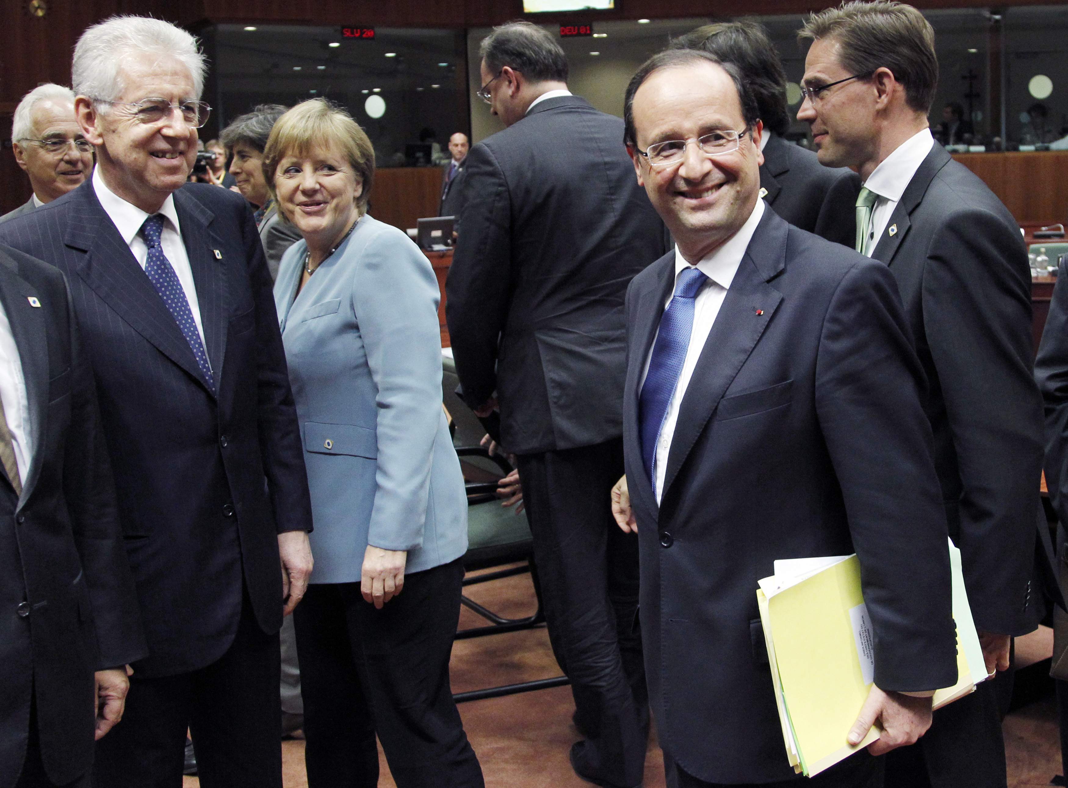 Θετικά αποτιμούν την απόφαση της ΕΚΤ Βρυξέλλες, Μέρκελ, Ολάντ και Μόντι