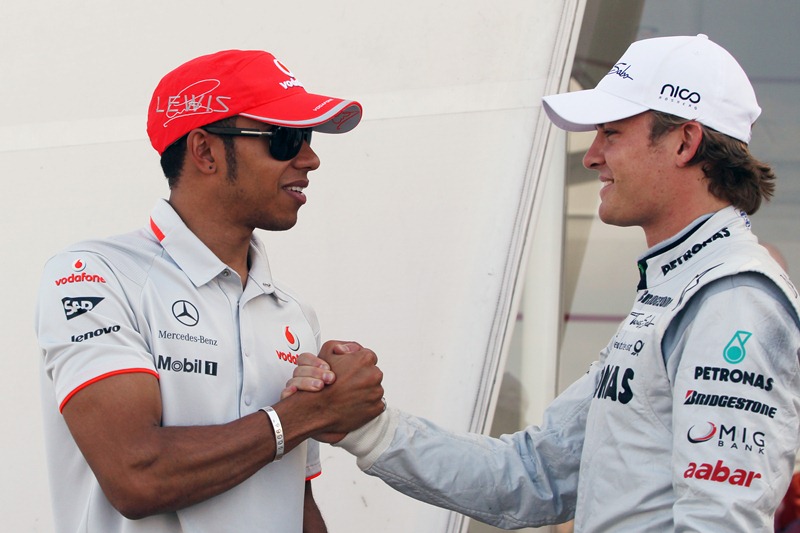 H Mercedes AMG GP δίνει 75.500.000 ευρώ για τον Lewis Hamilton