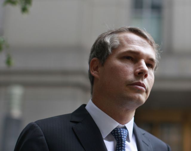 Σε κοινωνική εργασία καταδικάστηκε ο καλλιτέχνης του πορτρέτου «HOPE» με τον Ομπάμα