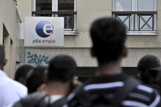 Η Ελλάδα πρωταθλήτρια στην ανεργία των νέων στην ΕΕ με 53,8%