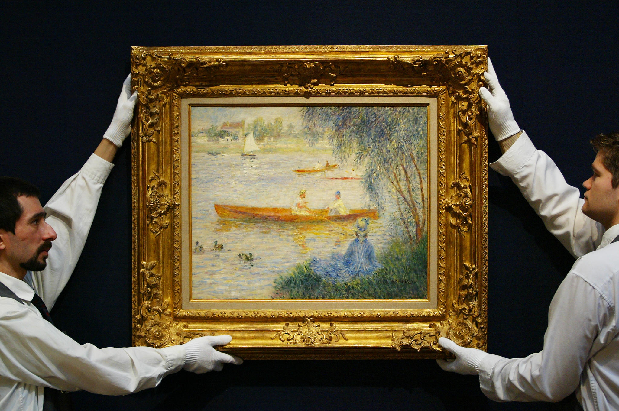 Αμερικανίδα αγόρασε λαχνό που έκρυβε μια πλαστική αγελάδα και ένα έργο του Ρενουάρ