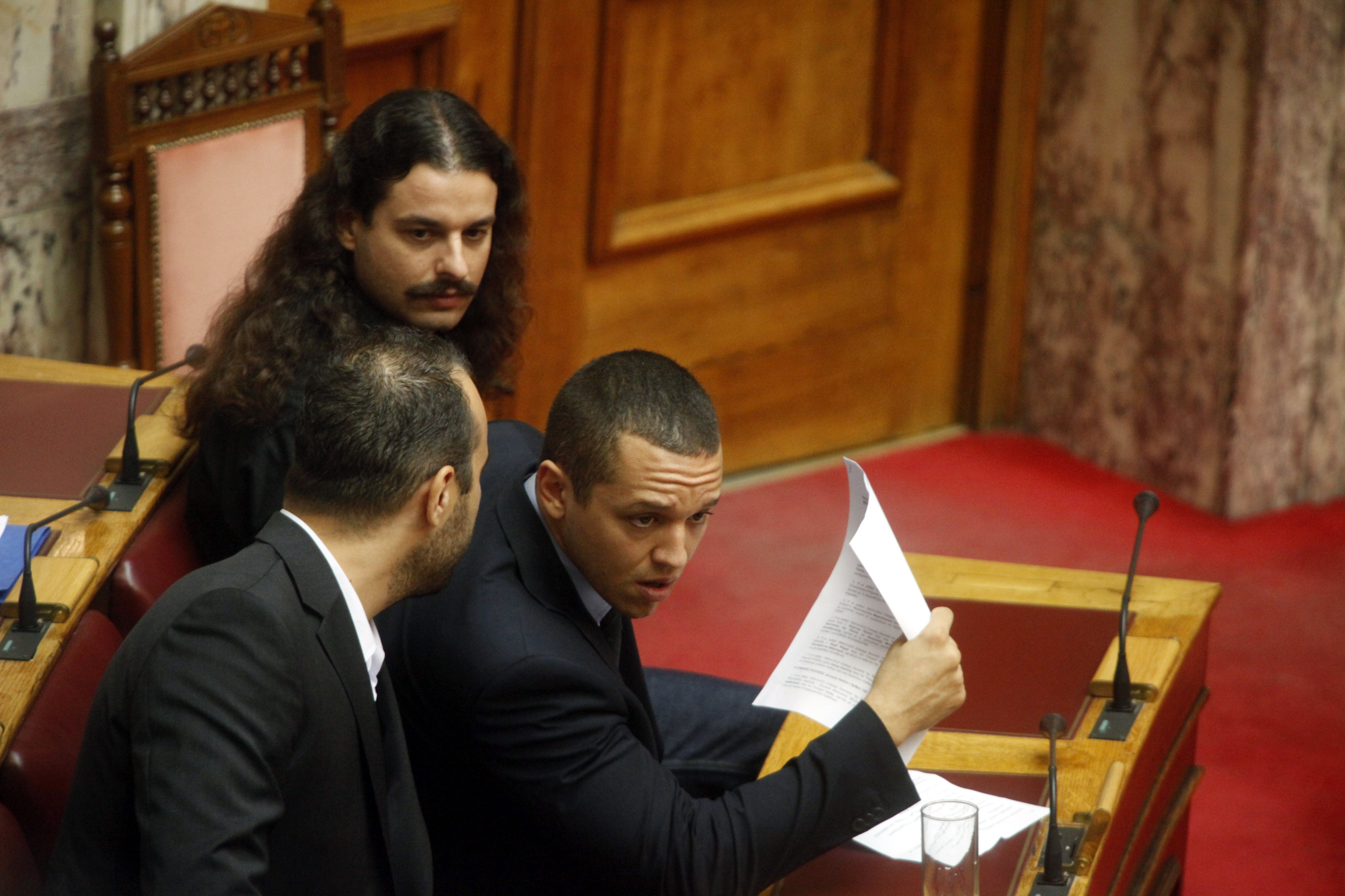 «Θα γελάνε κι οι πέτρες» λέει ο Ηλ.Κασιδιάρης για τις κατηγορίες περί αντιποίησης Αρχής