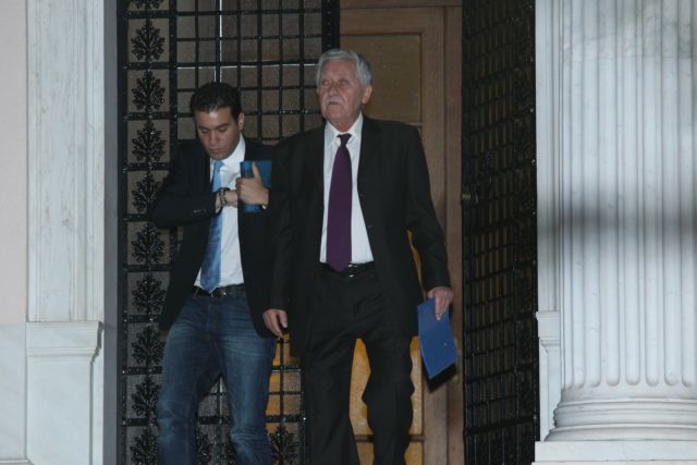 Κόκκινη γραμμή για ΠΑΣΟΚ και ΔΗΜΑΡ οι απολύσεις στο Δημόσιο και τα εργασιακά